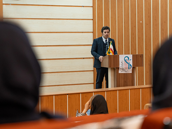 تصویر سخنرانی دکتر تندنویس